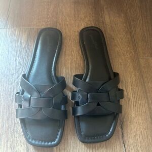 Universal Thread Edna Sandal-Black